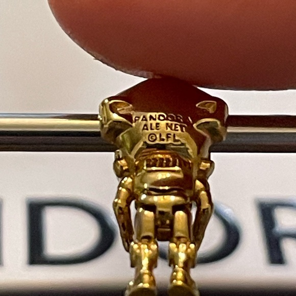 NIB Authentic Disney x Pandora Star Wars C-3PO Droid charm - Picture 5 of 5